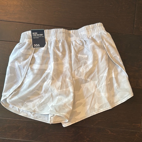 DSG White gray camo stride run Athletic Shorts Elastic Waistband NWT XL - Picture 6 of 7